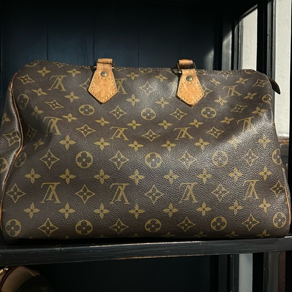 Louis Vuitton - Picture 3 of 14